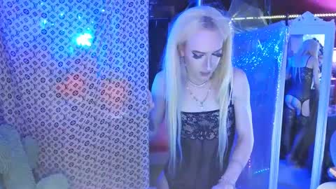 halovalentine online show from 03-12-25, 02:41