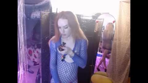 halovalentine online show from 09-28-25, 02:06