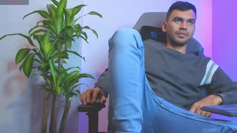 hamiltong12 online show from 04-29-26, 03:38