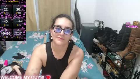 Snapshot of hammer9247 chatting on 06-07-26, 05:00 hammer9247 online show from 06-07-26, 05:00