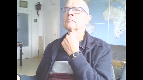 Snapshot of hamto65 chatting on 03-01-25, 03:16 Prefer men 80 online show from 03-01-25, 03:16