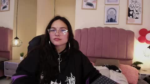 Snapshot of hanabie_ chatting on 04-12-26, 03:33 hanabie_ online show from 04-12-26, 03:33