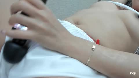 Snapshot of hanah_cho_cho chatting on 12-18-25, 06:08 Hanah online show from 12-18-25, 06:08