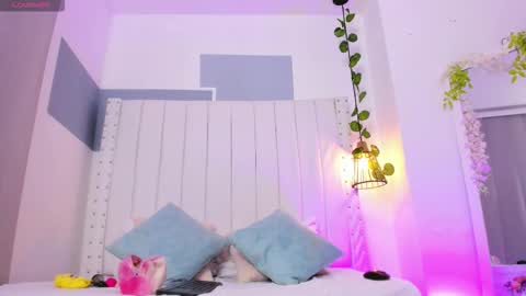 Snapshot of hanah_gray chatting on 10-25-25, 11:07 hanah_gray online show from 10-25-25, 11:07