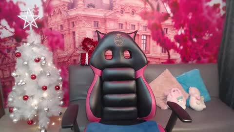 Snapshot of hanaku_8 chatting on 12-18-24, 05:10 Hanaku online show from 12-18-24, 05:10