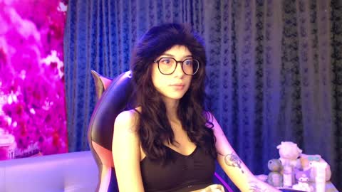 Snapshot of hanaku_8 chatting on 01-09-25, 02:07 Hanaku online show from 01-09-25, 02:07