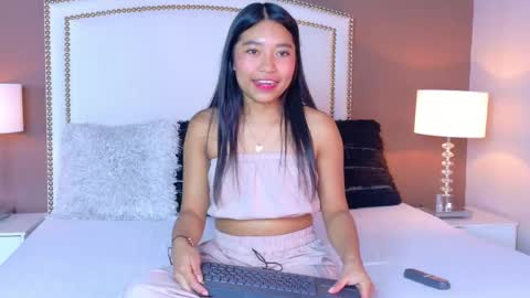 Snapshot of hanaluna chatting on 05-18-26, 01:39 Hanna online show from 05-18-26, 01:39