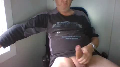 Snapshot of hand_ball_32 chatting on 06-29-26, 04:52 hand_ball_32 online show from 06-29-26, 04:52