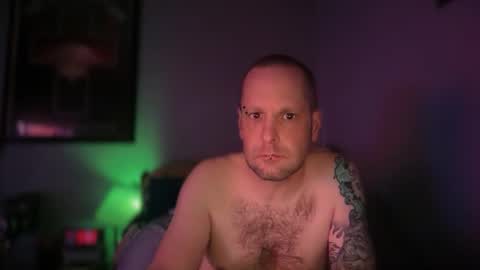 hand_banana_420 online show from 04-26-26, 09:34