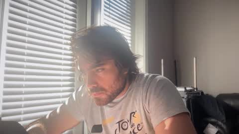 Snapshot of handcyclist25 chatting on 10-17-25, 03:47 Handcyclist25 online show from 10-17-25, 03:47