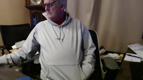 Snapshot of handsome_guy4u chatting on 04-20-26, 04:04 handsome_guy4u online show from 04-20-26, 04:04
