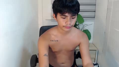 Snapshot of handsome_vanana chatting on 02-19-25, 02:44 handsome_vanana online show from 02-19-25, 02:44