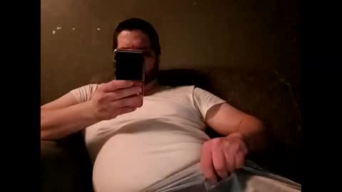 Snapshot of handsomedaddy198924 chatting on 02-15-26, 07:38 Handsomedaddy198923 online show from 02-15-26, 07:38