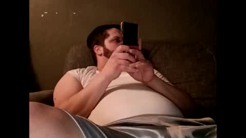 Snapshot of handsomedaddy198924 chatting on 02-15-26, 07:51 Handsomedaddy198923 online show from 02-15-26, 07:51