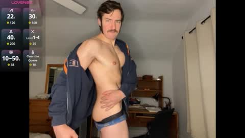 Snapshot of handsumhung chatting on 10-26-25, 12:11 handsumhung online show from 10-26-25, 12:11