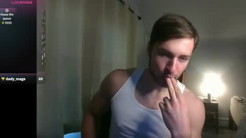 Snapshot of handsumhung chatting on 11-21-25, 08:07 handsumhung online show from 11-21-25, 08:07