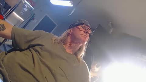 Handystudman online show from 01-17-26, 03:44