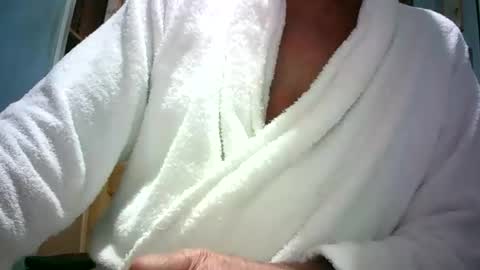 Snapshot of handymanforyou177322 chatting on 06-09-26, 10:32 handymanforyou177322 online show from 06-09-26, 10:32