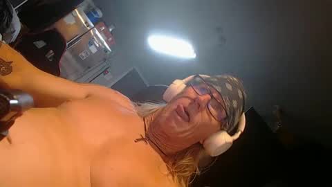 handystud33 online show from 09-30-25, 08:19