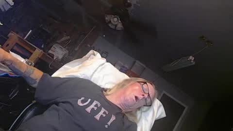 handystud33 online show from 04-12-26, 02:44