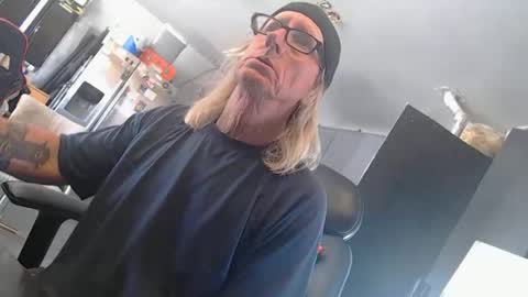 Snapshot of handystud33 chatting on 05-21-26, 06:37 handystud33 online show from 05-21-26, 06:37