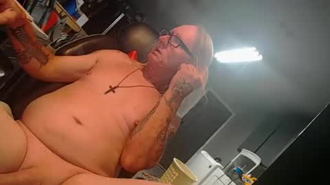 Snapshot of handystud33 chatting on 05-26-26, 07:37 handystud33 online show from 05-26-26, 07:37