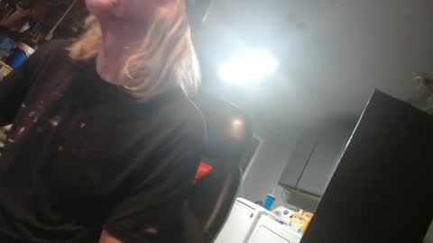 Snapshot of handystud33 chatting on 05-30-26, 03:42 handystud33 online show from 05-30-26, 03:42