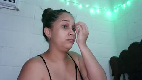 Snapshot of hankalanna chatting on 11-13-25, 04:33 Hank alanna online show from 11-13-25, 04:33