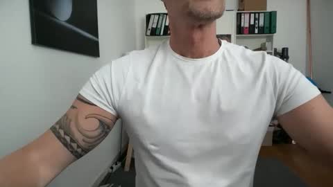 hanky online show from 03-19-26, 01:04