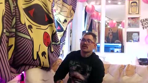 Snapshot of hankrams chatting on 12-24-24, 08:38 hank rams online show from 12-24-24, 08:38