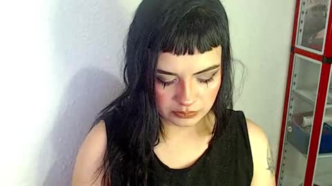 Snapshot of hanna99moon chatting on 02-13-25, 02:09 JUANA online show from 02-13-25, 02:09