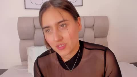 hanna__evans_ online show from 09-14-25, 03:11