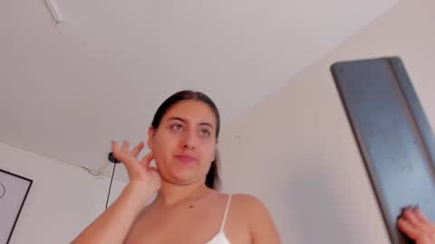 hanna__evans_ online show from 10-10-25, 12:04