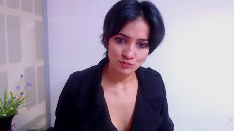 Sara online show from 02-26-25, 05:17