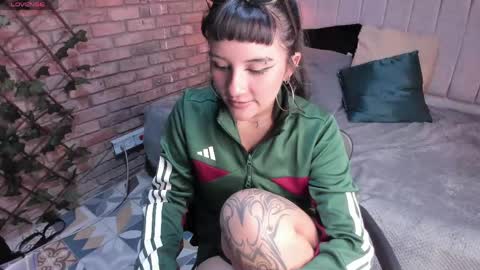 Hanna clark online show from 05-11-26, 02:45