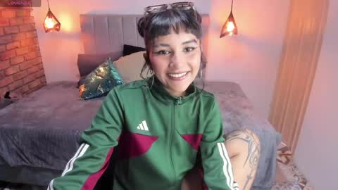 Hanna clark online show from 05-20-26, 03:18