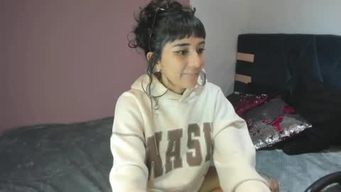 Snapshot of hanna_clark__ chatting on 06-08-26, 11:54 Hanna clark online show from 06-08-26, 11:54