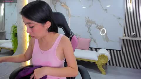 Snapshot of hanna_cutte_ chatting on 11-17-25, 06:24 Hanna online show from 11-17-25, 06:24