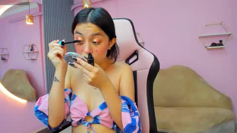 Snapshot of hanna_cutte_ chatting on 11-19-25, 06:52 Hanna online show from 11-19-25, 06:52