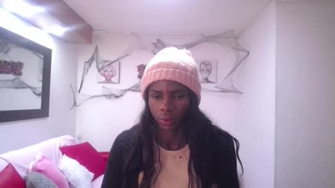 Snapshot of hanna_lamber chatting on 10-14-25, 12:17 hanna_lamber online show from 10-14-25, 12:17