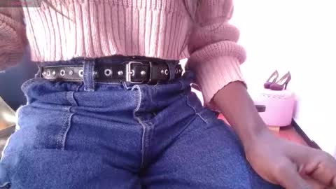 Snapshot of hanna_lamber chatting on 10-27-25, 12:31 hanna_lamber online show from 10-27-25, 12:31