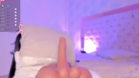 Snapshot of hanna_lee02 chatting on 01-09-25, 04:28 Hanna Lee online show from 01-09-25, 04:28