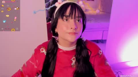 Snapshot of hanna_lee02 chatting on 01-21-25, 01:22 Hanna Lee online show from 01-21-25, 01:22