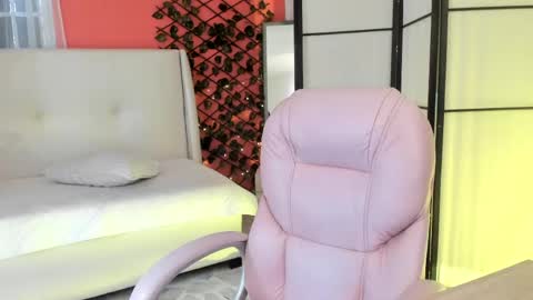 Hanna online show from 04-17-26, 04:54