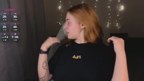 Snapshot of hanna_melon chatting on 10-15-25, 08:20 Hanna next stream is Mo 8pm-6am by CET online show from 10-15-25, 08:20