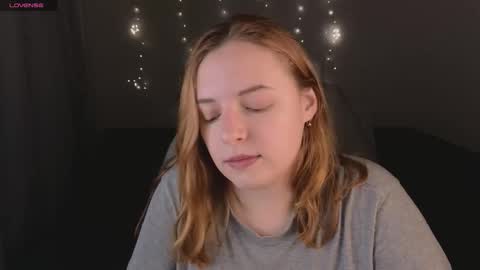 Snapshot of hanna_melon chatting on 10-23-25, 08:51 Hanna next stream is Mo 8pm-6am by CET online show from 10-23-25, 08:51