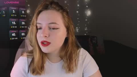 Snapshot of hanna_melon chatting on 10-25-25, 11:40 Hanna next stream is Mo 8pm-6am by CET online show from 10-25-25, 11:40