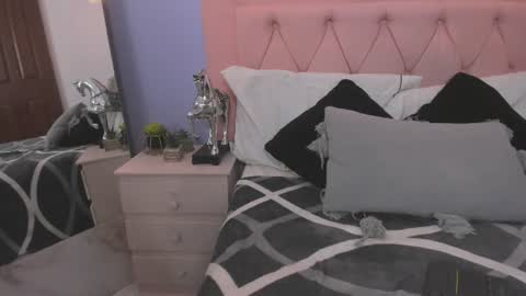 Snapshot of hanna_moss chatting on 06-22-26, 03:25 Hanna online show from 06-22-26, 03:25