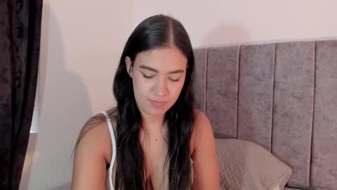 Snapshot of hanna_risso chatting on 02-06-25, 05:51 HANNA online show from 02-06-25, 05:51