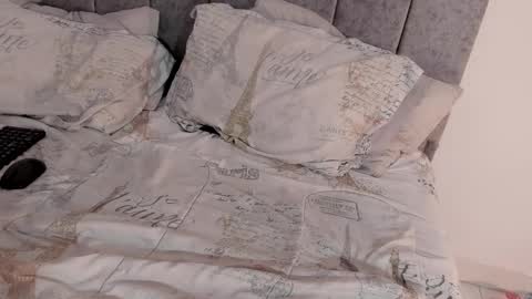 Snapshot of hanna_risso chatting on 02-17-25, 09:08 HANNA online show from 02-17-25, 09:08